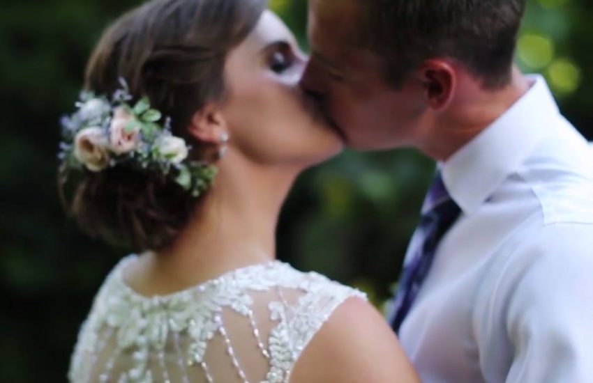 Groom helps his bride who can't walk down the aisle by Emily Suzanne Harris Photography <3