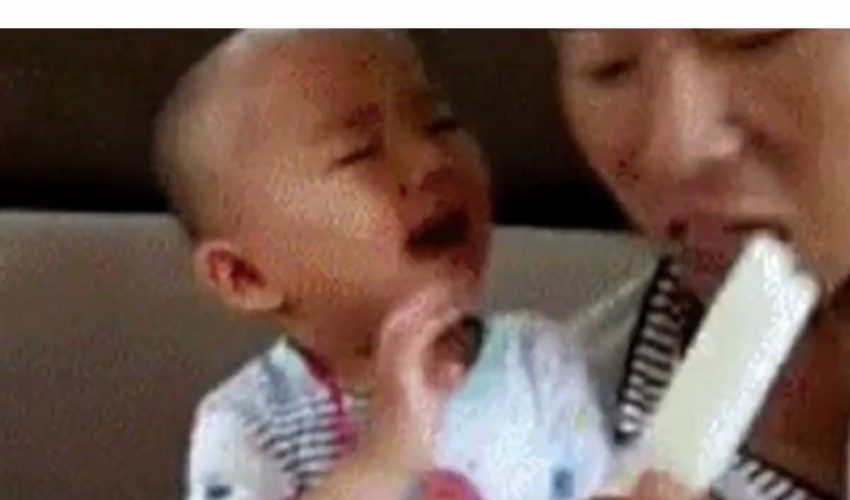 小寶貝 你也想要來一口冰棒嗎？