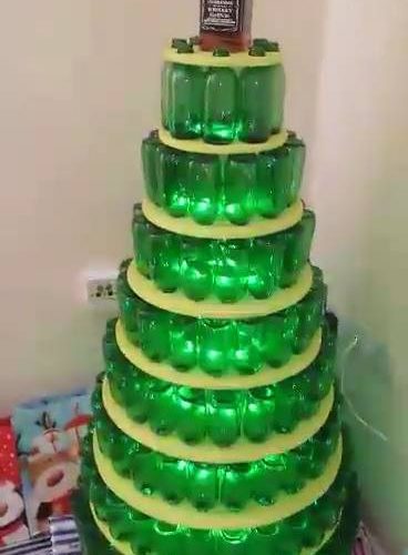 啤酒瓶聖誕樹 今年最有FU的聖誕節裝飾