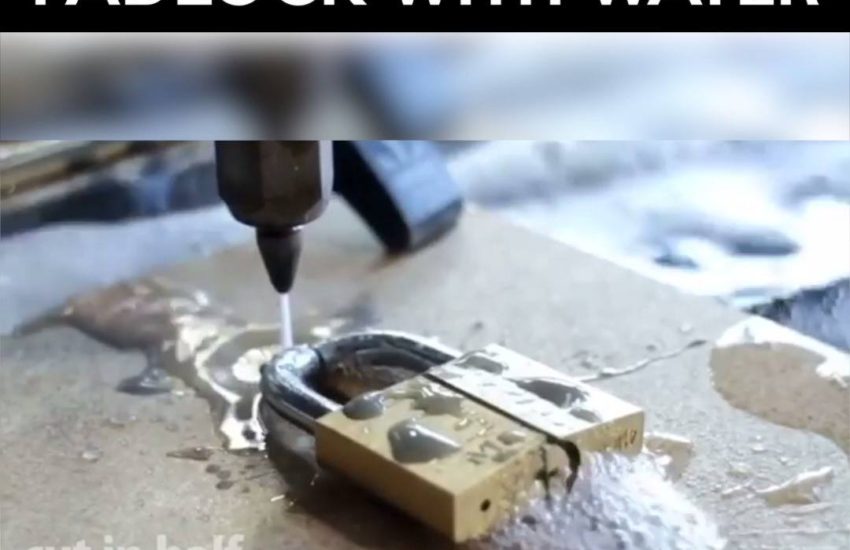 Destroying a padlock with water