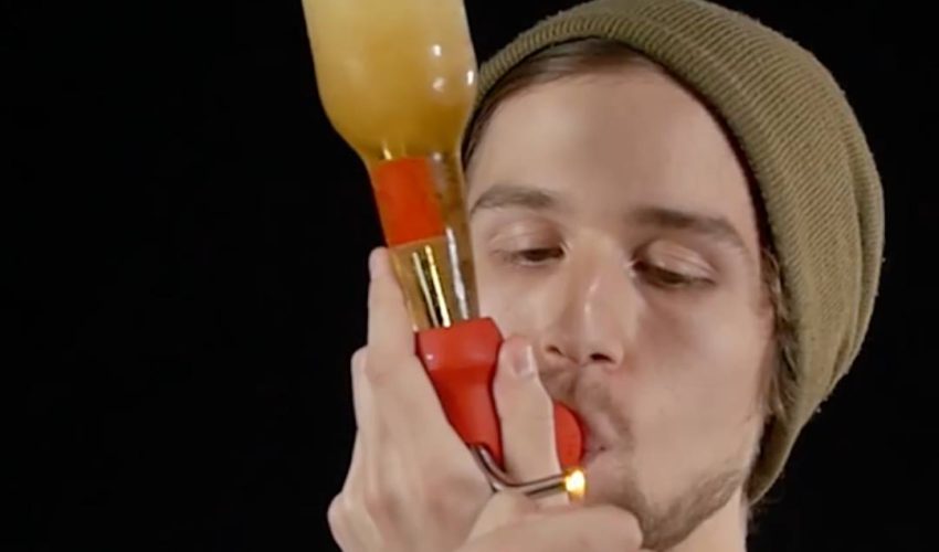 超猛啤酒瓶 同時可以吸煙 喝酒
