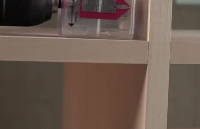 This magnetic device creates wooden joints instantly