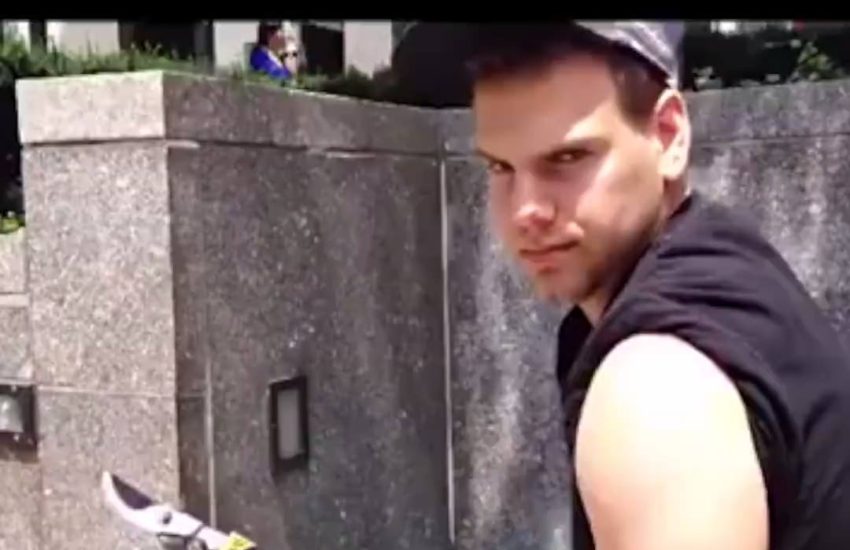 Guy has been going round NYC chopping up selfie sticks