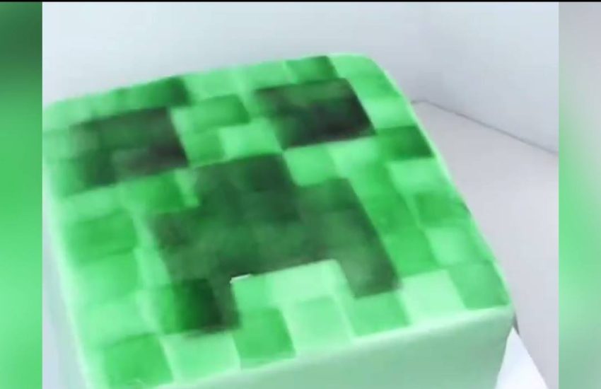 Minecraft Creeper Cake