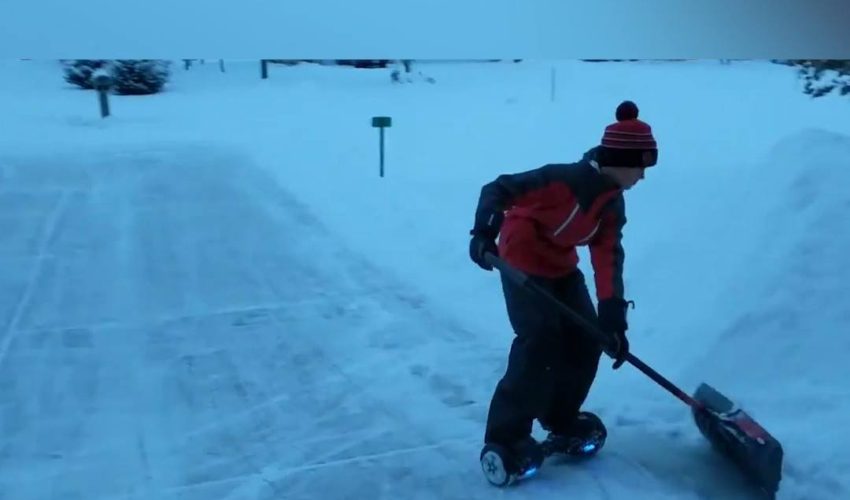 如何像親一樣清除積雪