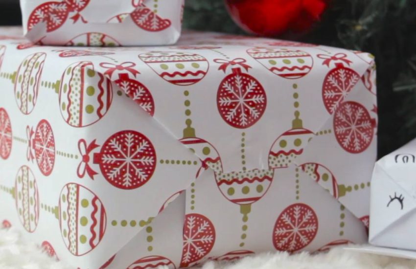 Three of the best gift wrapping hacks for the holidays! Make sure to LIKE InstaWrap for your chance to win £1000.00 to spend on Amazon and all the wrapping paper you need for a free Christmas! #crafty