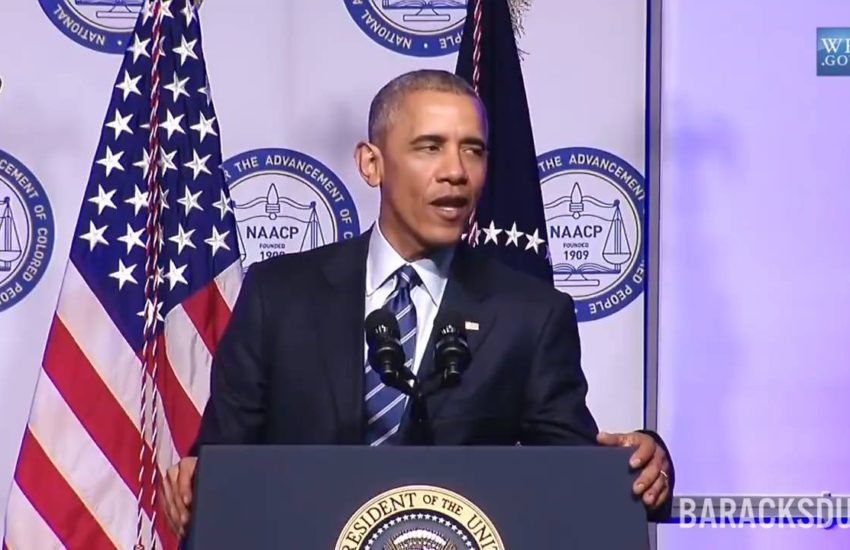 Barack Obama singing Drake's Hotline Bling... Via baracksdubs