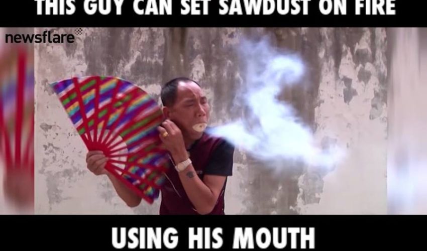 人可以使用他的嘴在火上設置鋸屑
