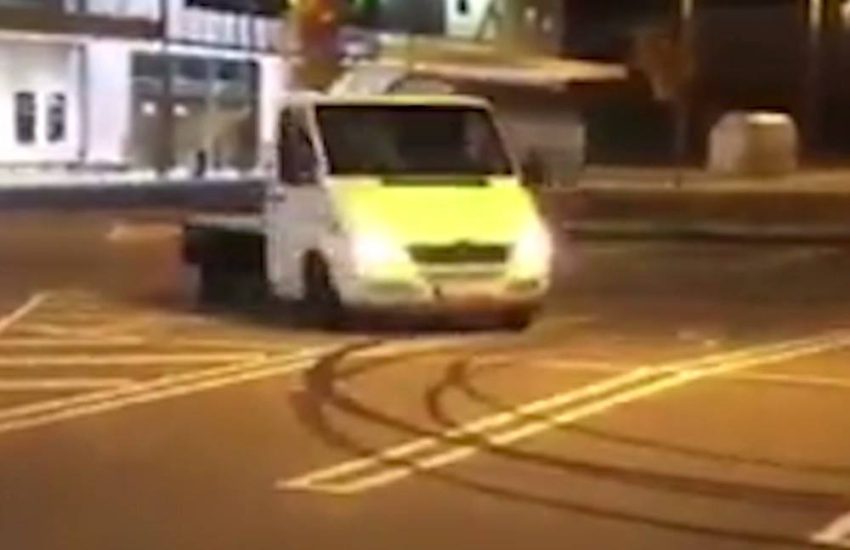 Fast N' Furious 13 - White Van Drift