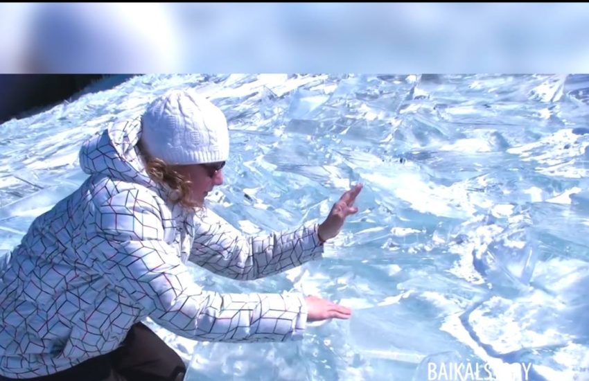 PEOPLE MAKING MUSIC FROM ICE