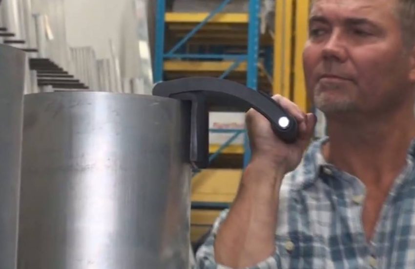 This device helps you life heavy materials