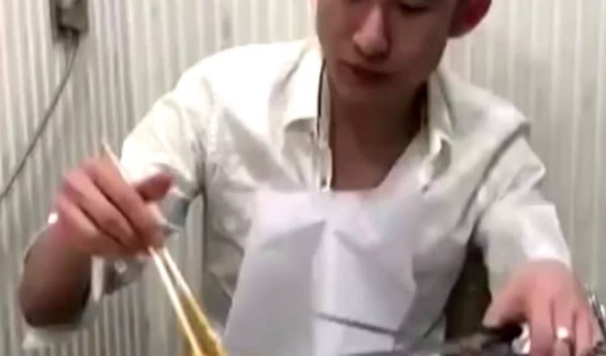 當你吃麵條的時候，生活會受到傷害