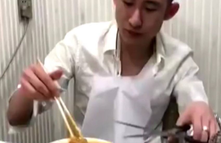 Life hack for when you're eating noodles