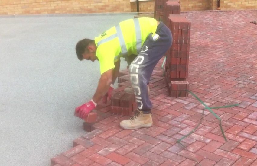 This is how you lay bricks! :o