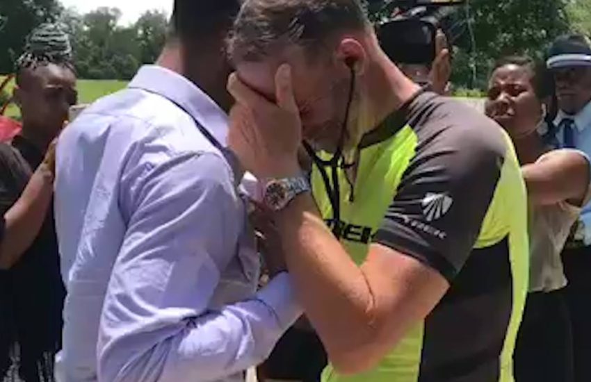 The moment a father meets his daughter’s heart recipient. Credit, https://www.gofundme.com/abbeys-ride-for-life #diplyoriginals