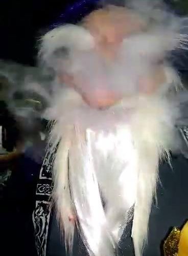 嚮導抽出每個孔