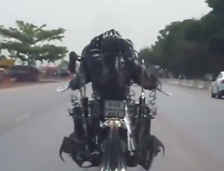 Just a casual afternoon cruise... Provided by: ViralHog