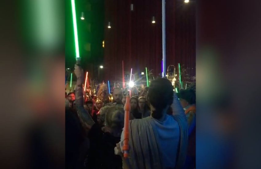 Star Wars Fans Raise Lightsabers In Memory Of Carrie Fisher