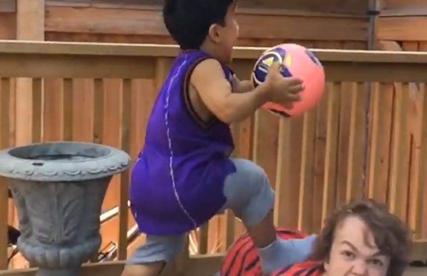 Best Mates Always Got Each others Back