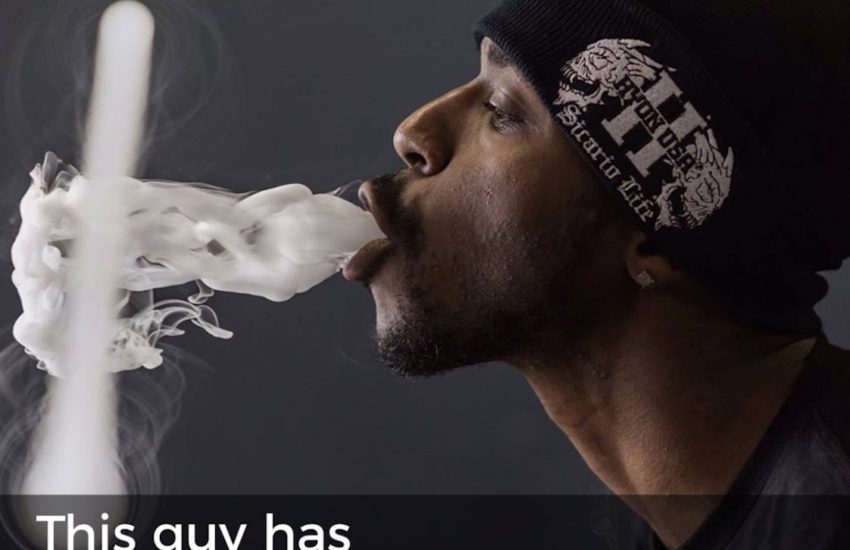 This guy has insane vape skills
