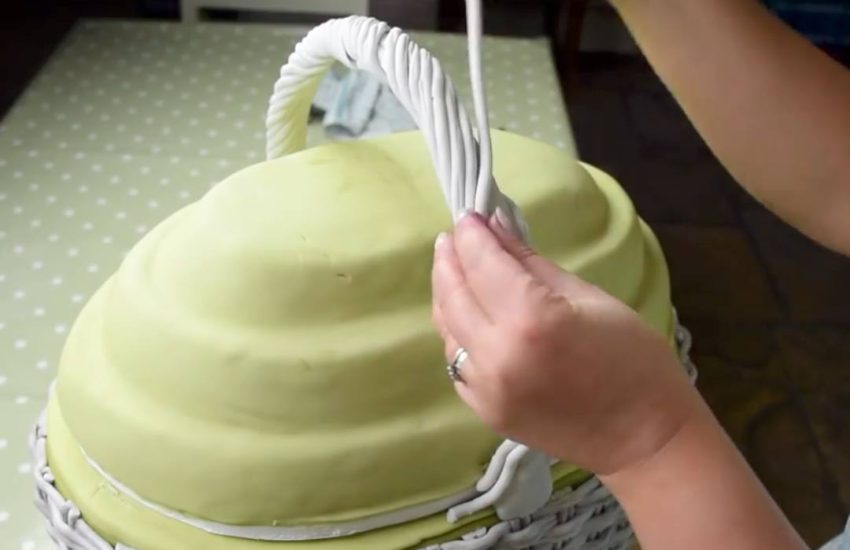 This cake DIY looks amazing